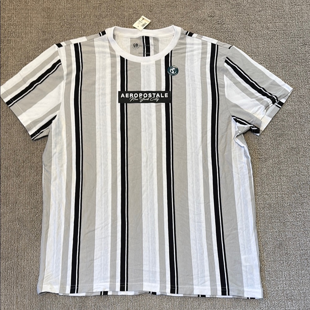 Aeropostale Men's Monochrome Striped Tee